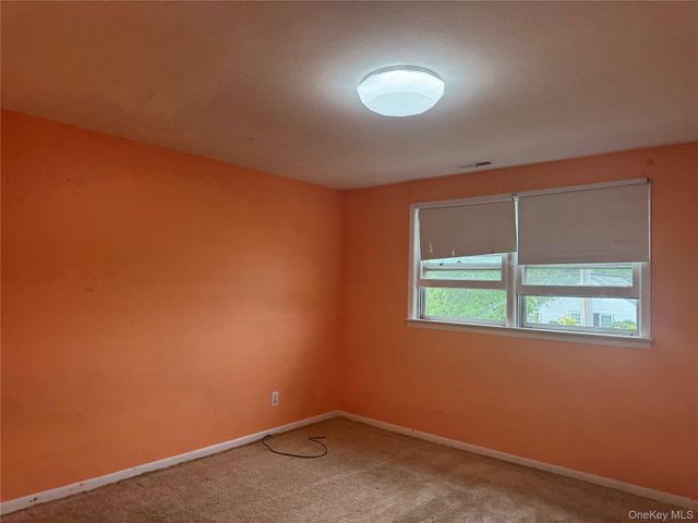 124 Parkdale Drive, North Babylon, NY 11703