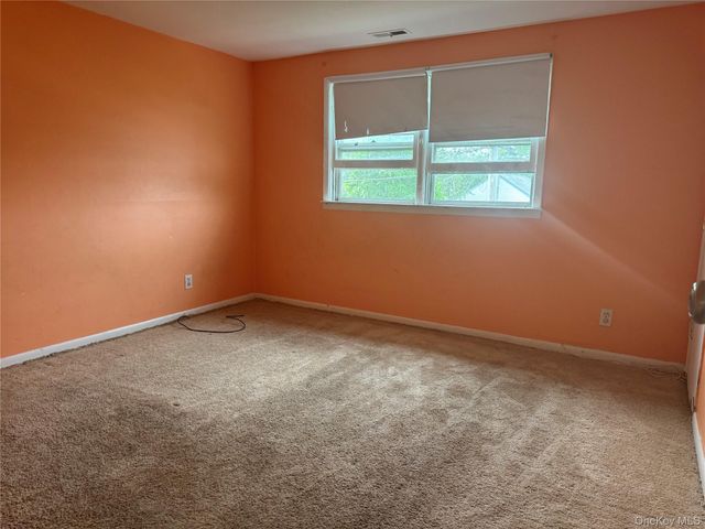 124 Parkdale Drive, North Babylon, NY 11703
