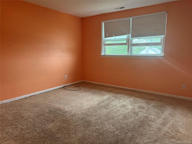 124 Parkdale Drive, North Babylon, NY 11703