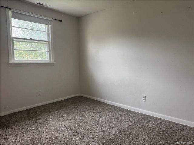 124 Parkdale Drive, North Babylon, NY 11703