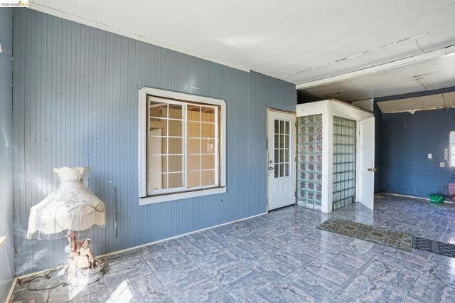 2015 50Th Ave, Oakland, CA 94601