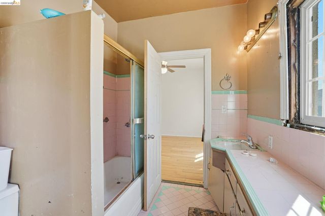 2015 50Th Ave, Oakland, CA 94601