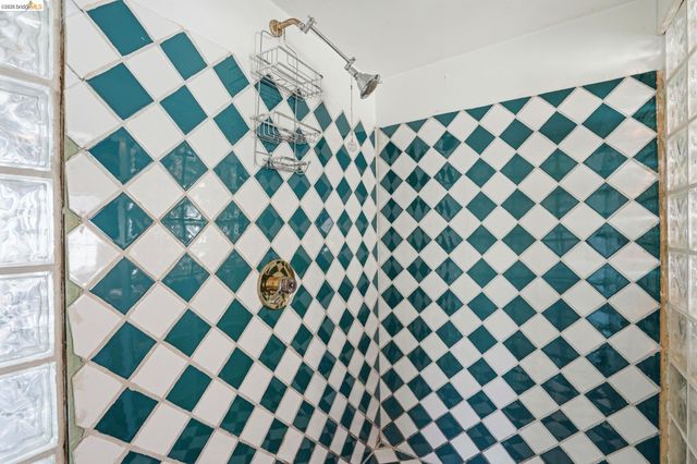 2015 50Th Ave, Oakland, CA 94601