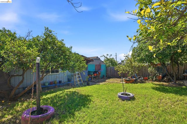 2015 50Th Ave, Oakland, CA 94601