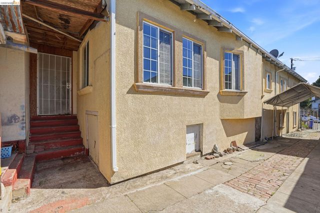 2015 50Th Ave, Oakland, CA 94601