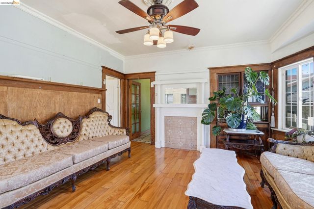 2015 50Th Ave, Oakland, CA 94601