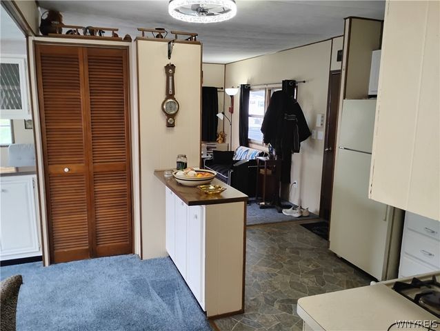 53 Carefree Lane, Cheektowaga, NY 14227