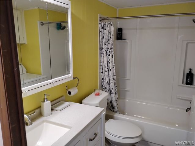 53 Carefree Lane, Cheektowaga, NY 14227