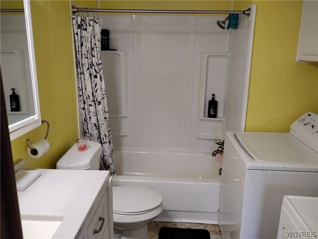 53 Carefree Lane, Cheektowaga, NY 14227