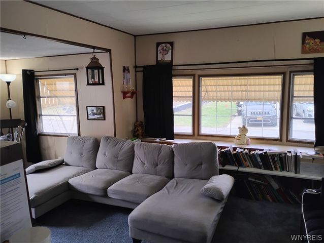 53 Carefree Lane, Cheektowaga, NY 14227