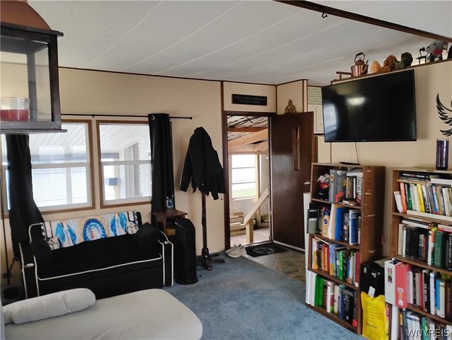 53 Carefree Lane, Cheektowaga, NY 14227