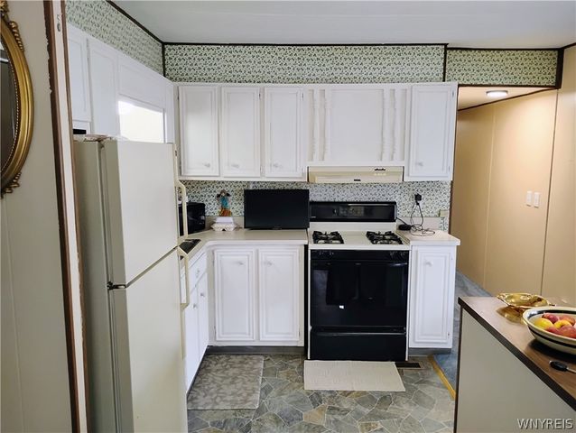 53 Carefree Lane, Cheektowaga, NY 14227