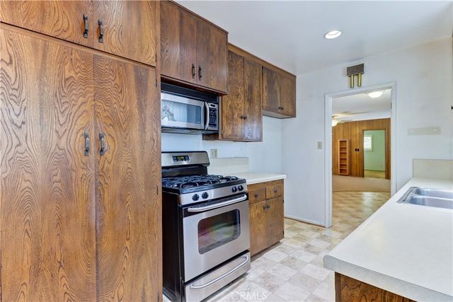 429 Catalpa Avenue, Brea, CA 92821