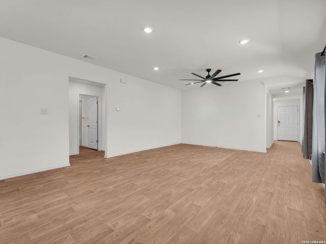 15515 CARDAMOM CV, Von Ormy, TX 78073