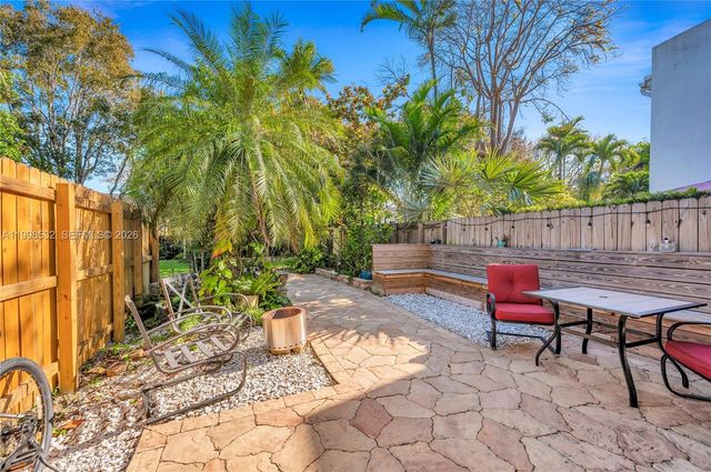 7018 SW 53rd Ln, Miami, FL 33155