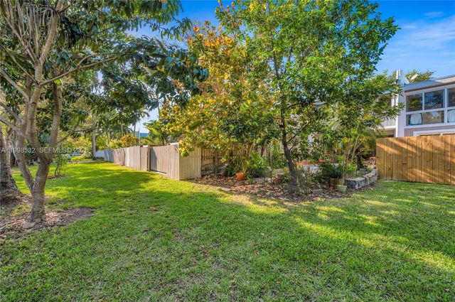 7018 SW 53rd Ln, Miami, FL 33155