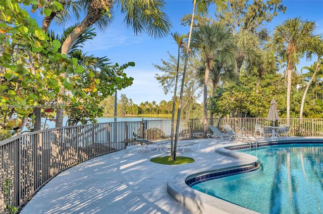 7018 SW 53rd Ln, Miami, FL 33155