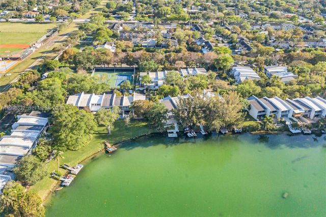 7018 SW 53rd Ln, Miami, FL 33155