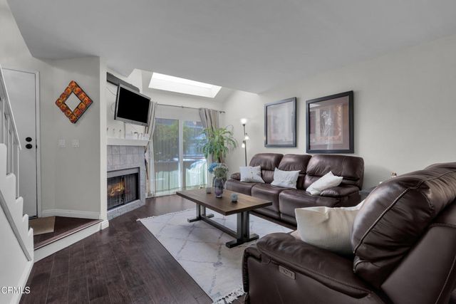 19431 Sherman Way 6, Reseda, CA 91335