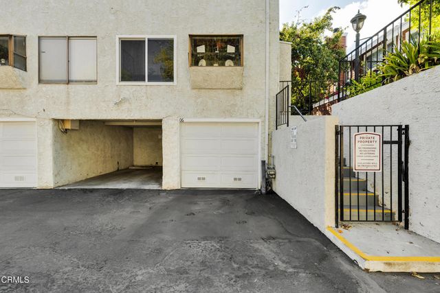 19431 Sherman Way 6, Reseda, CA 91335