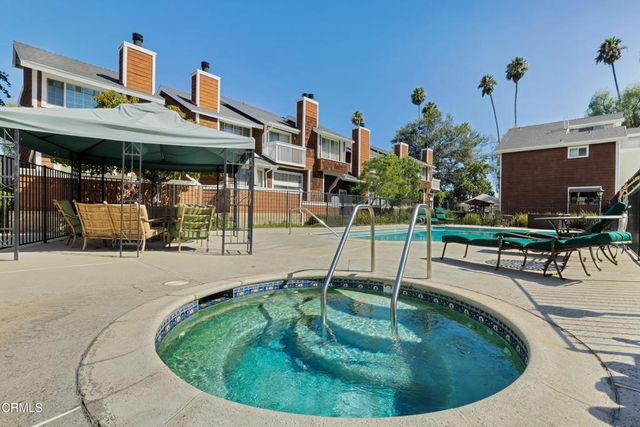 19431 Sherman Way 6, Reseda, CA 91335