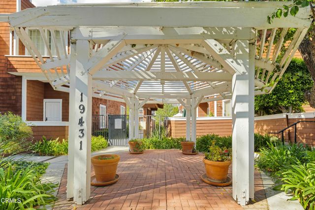 19431 Sherman Way 6, Reseda, CA 91335