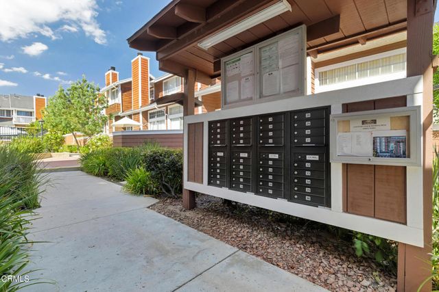 19431 Sherman Way 6, Reseda, CA 91335