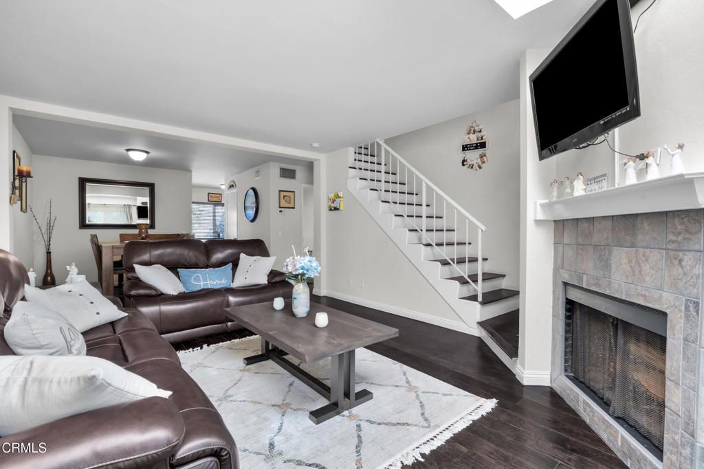 19431 Sherman Way 6, Reseda, CA 91335