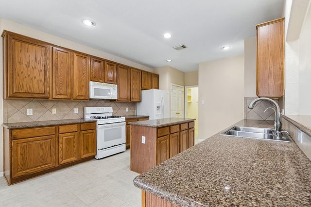 3211 Oak Cliff Lane, Missouri City, TX 77459