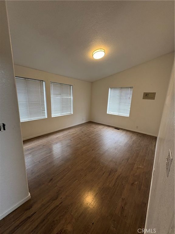 Image 17 of property listing at 32810 Olive, Winchester, CA 92596