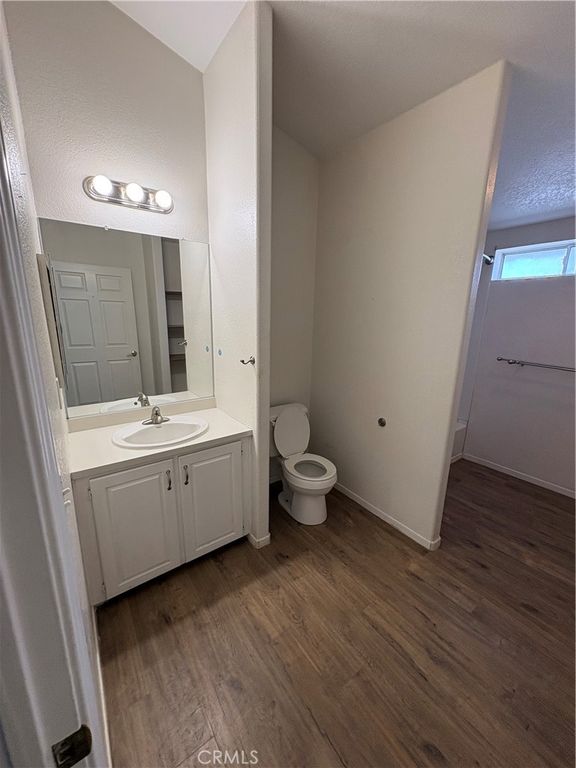 Image 5 of property listing at 32810 Olive, Winchester, CA 92596