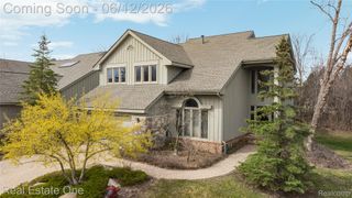 7026 Daventry Woods Drive, West Bloomfield Charter Township, MI 48322