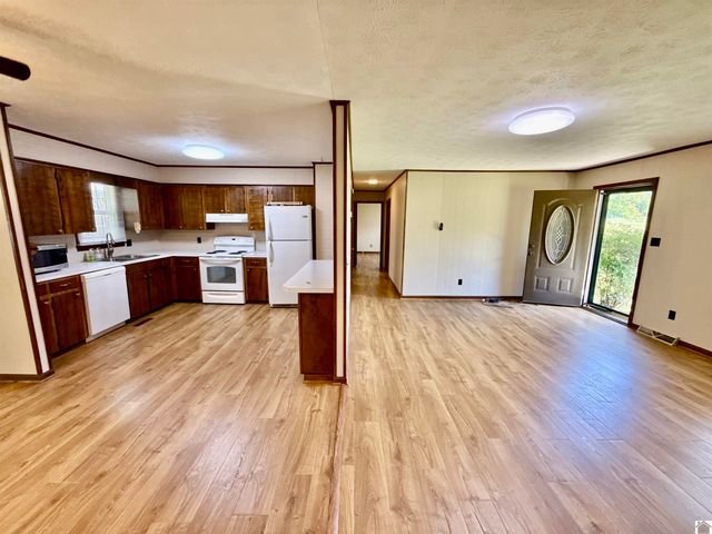 284 Trace Creek Church Road, Mayfield, KY 42066