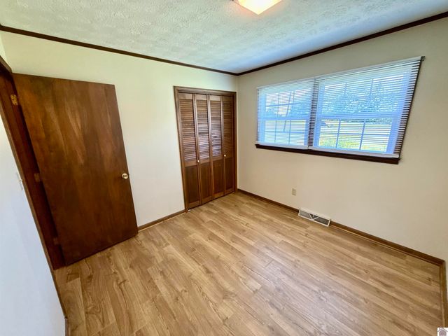 284 Trace Creek Church Road, Mayfield, KY 42066