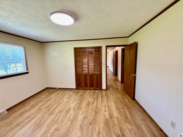 284 Trace Creek Church Road, Mayfield, KY 42066