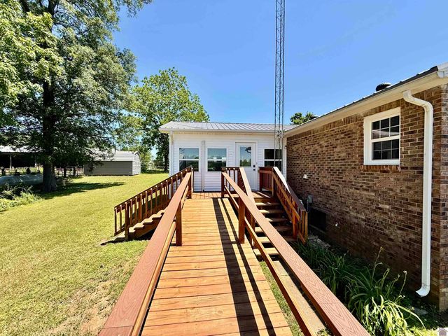 284 Trace Creek Church Road, Mayfield, KY 42066