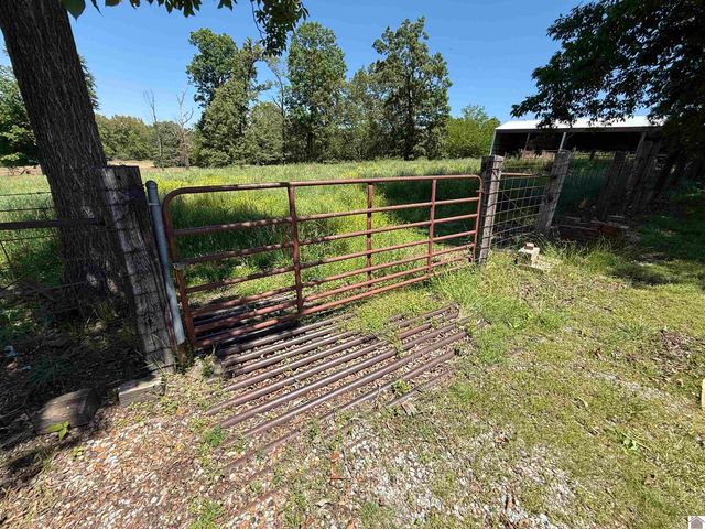 284 Trace Creek Church Road, Mayfield, KY 42066