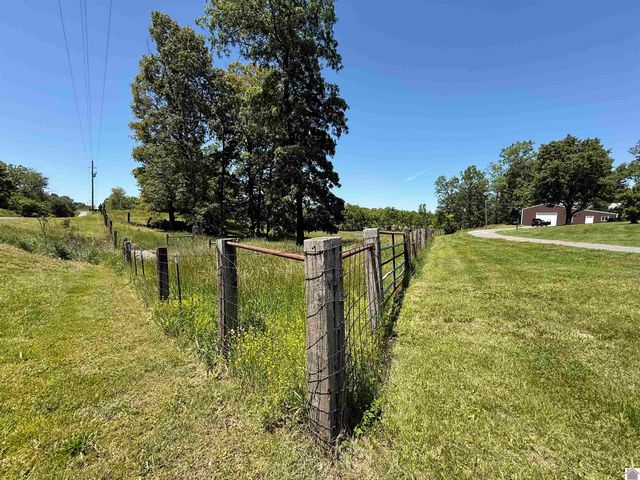 284 Trace Creek Church Road, Mayfield, KY 42066
