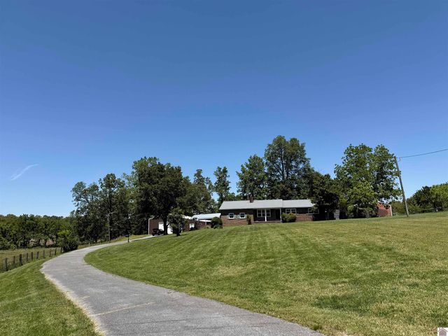 284 Trace Creek Church Road, Mayfield, KY 42066
