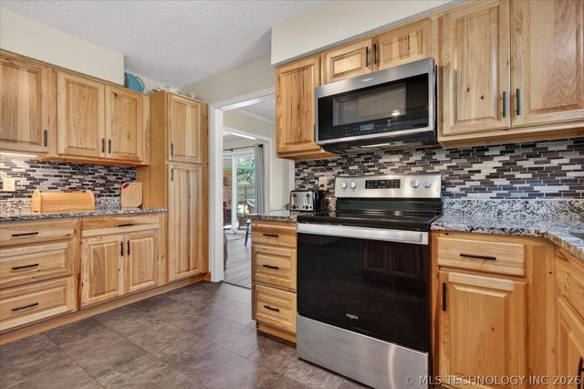 1811 Putnam, Bartlesville, OK 74006