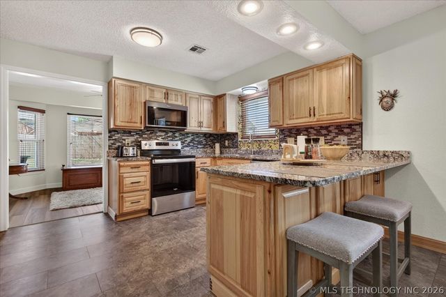 1811 Putnam, Bartlesville, OK 74006