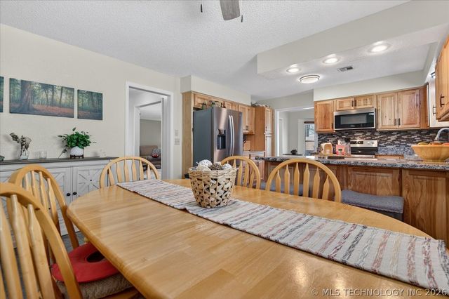 1811 Putnam, Bartlesville, OK 74006