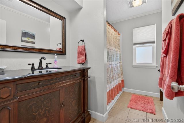 1811 Putnam, Bartlesville, OK 74006