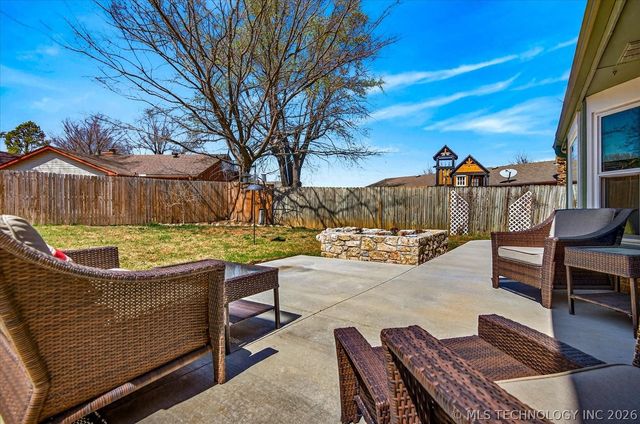 1811 Putnam, Bartlesville, OK 74006