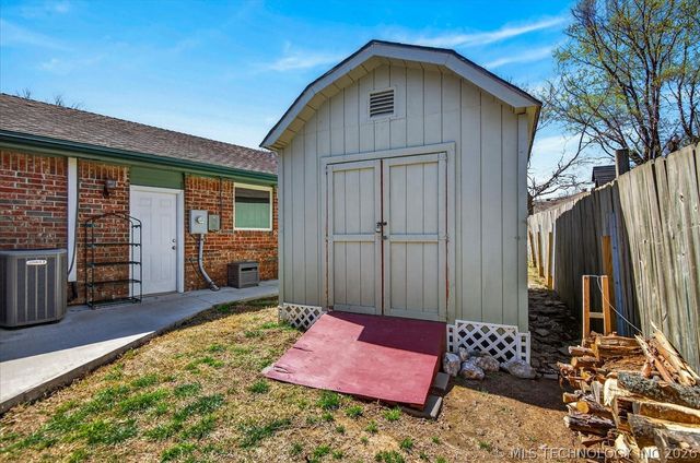 1811 Putnam, Bartlesville, OK 74006