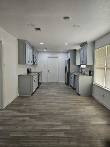 2908 Legend Road, Arlington, TX 76014