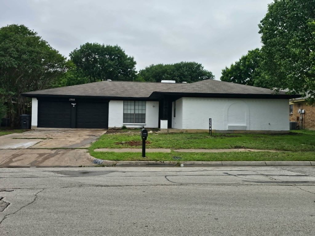 2908 Legend Road, Arlington, TX 76014
