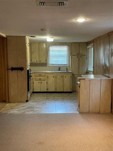 400 Mable Street B, Conroe, TX 77301