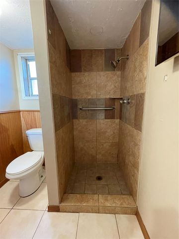 400 Mable Street B, Conroe, TX 77301