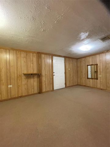 400 Mable Street B, Conroe, TX 77301